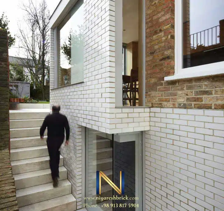 آجر نما دیوار حیاط با آجر سفید